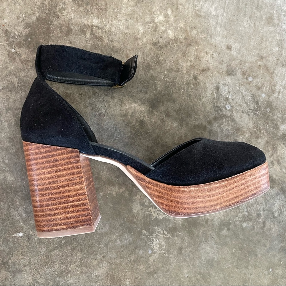 Chic Black Suede Heeled Boots